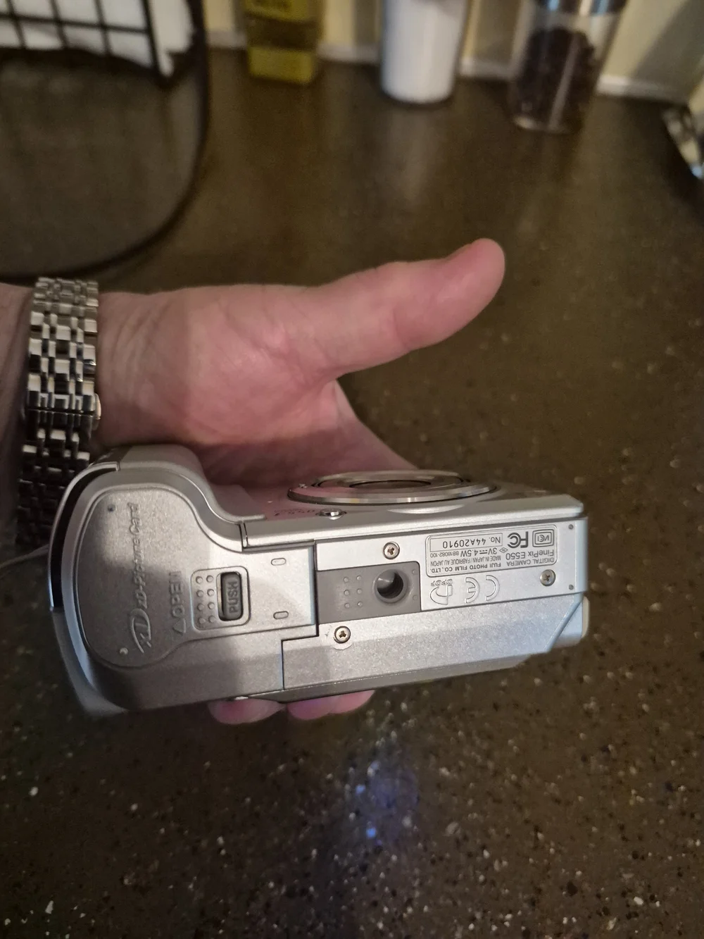 Fujifilm E550 Silver Compact Digital Camera with Charger and 256MB Card